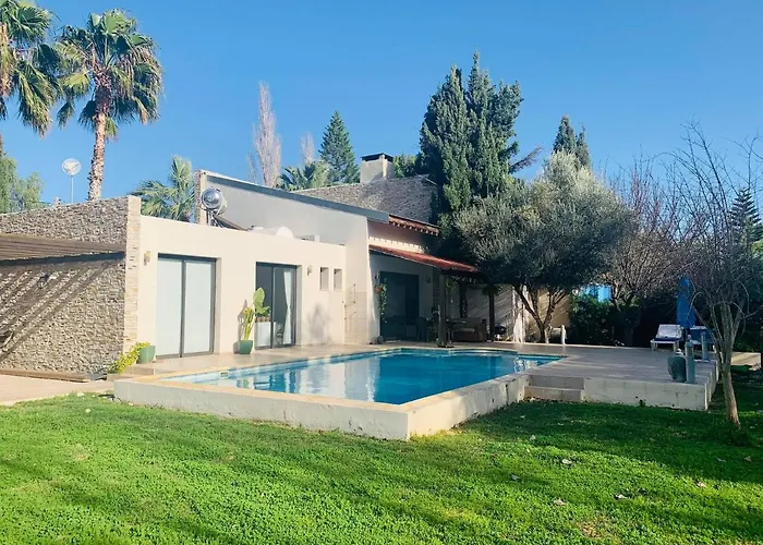 Willa The Stone Pissouri